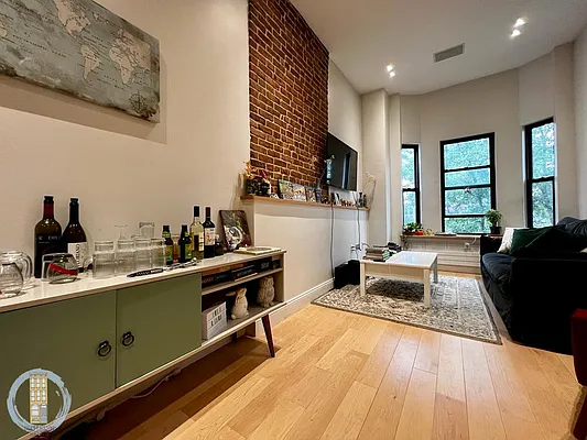 Rented by Brooklyn Rentals NYC | media 24