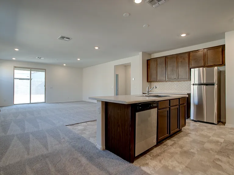 12340 W Kaler Dr — Photo 7