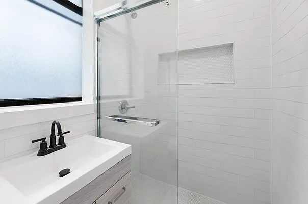 Rented by REAL New York | media 16