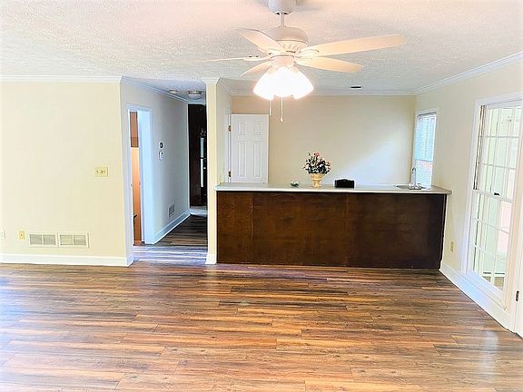 5th image of 3125 Saint Andrews Dr