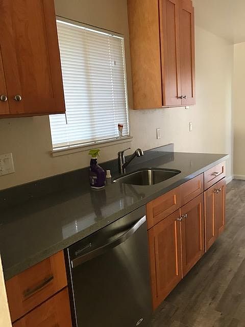 1st image of 8452 Linden Ave