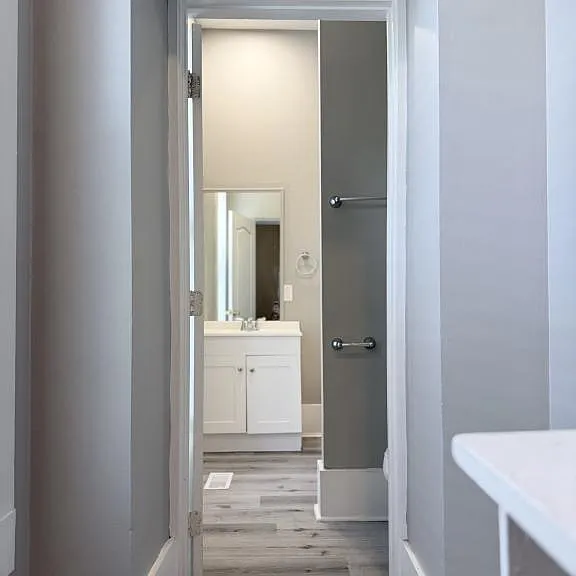 508 W Oak St #2 — Photo 17