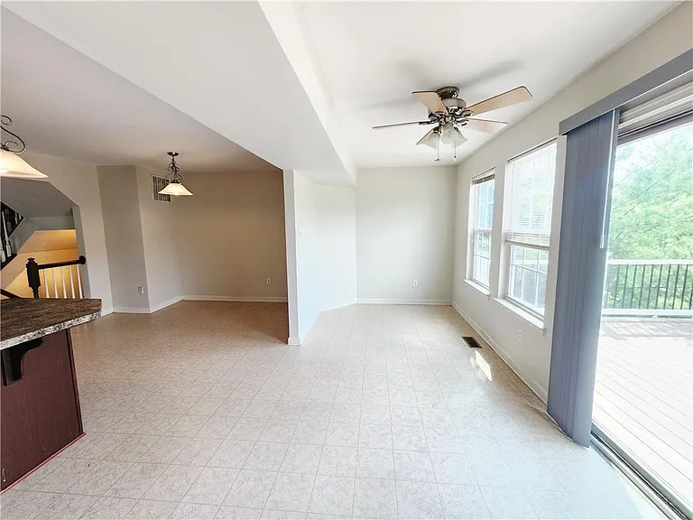 1073 Sparrow Way — Photo 13