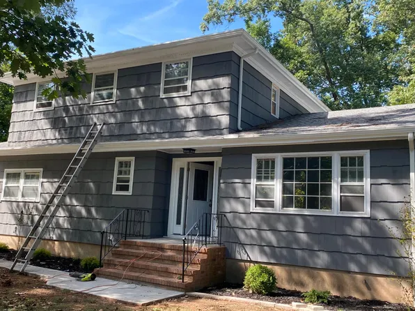 4 Fern Ct, Bridgewater, NJ 08807