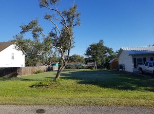 222 Myrtle Ln, Rockport, TX 78382