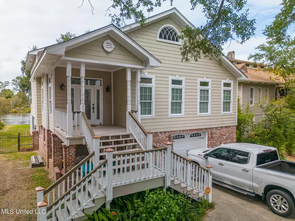 16 Keyser Ln, Gulfport, MS 39507