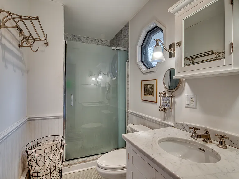 36 Lynn Ave — Photo 15