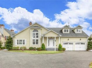 5530 Main St #5530, Trumbull, CT 06611