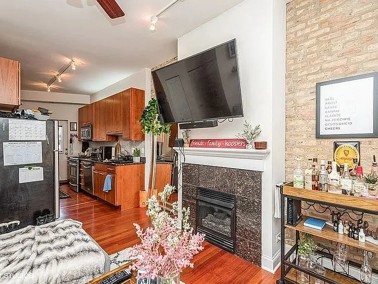 811 W Lill Ave #303 — Photo 3