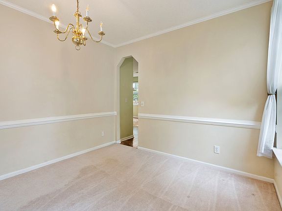 5th image of 227 Southlake Pl