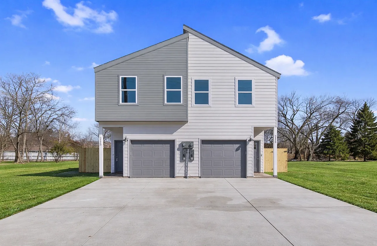 3 bed, 2.5 bath, 1436 sqft, $1,595 — Photo 1