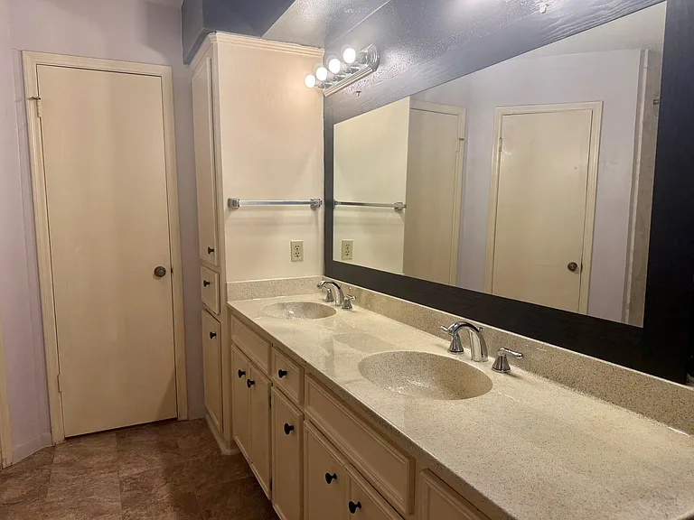 10422 Eagle Glen Dr — Photo 18