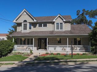 307 Cass St, Lemont, IL 60439