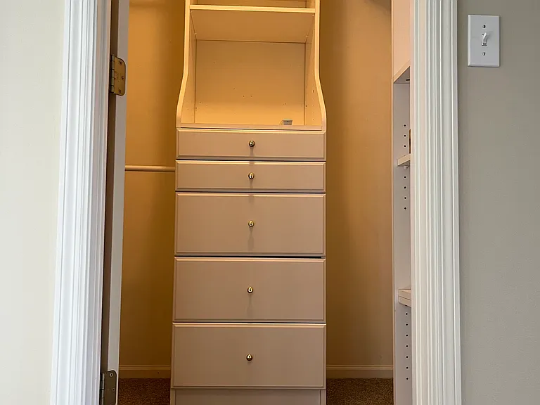 Walk in closet
