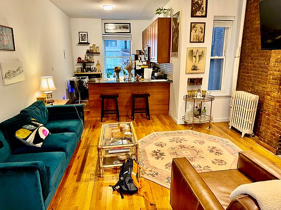 3rd image of 231 W 16th St APT 3ER