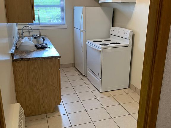 5th image of 859 Saint Paul Ave APT 6