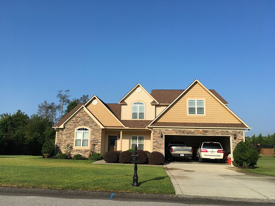 1st image of 209 Oakridge Dr