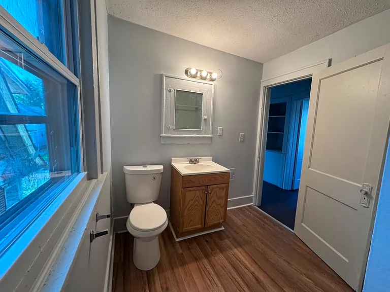 2474 Fullerton Ave — Photo 9