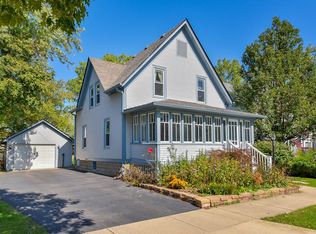 1023 E Jefferson Ave, Wheaton, IL 60187