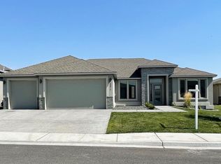 3371 Village Pkwy, Richland, WA 99354