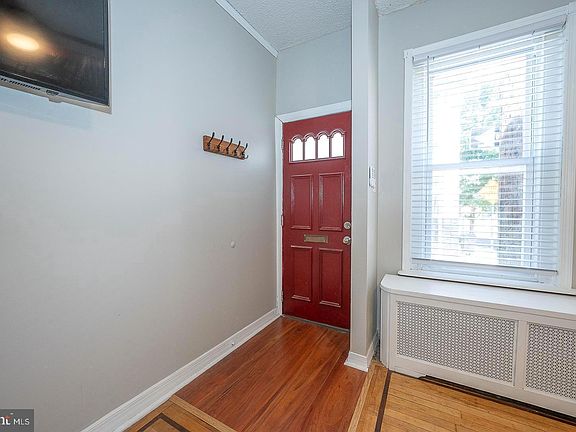 3rd image of 418 Harlan St