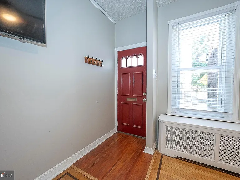 418 Harlan St — Photo 3