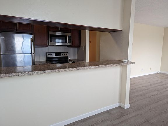 3rd image of 222 N Parkview Ave #3