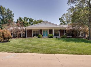 14139 Parliament Dr, Chesterfield, MO