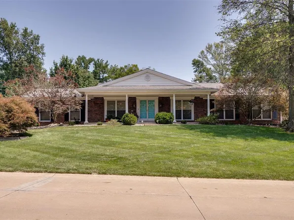 14139 Parliament Dr, Chesterfield, MO 63017