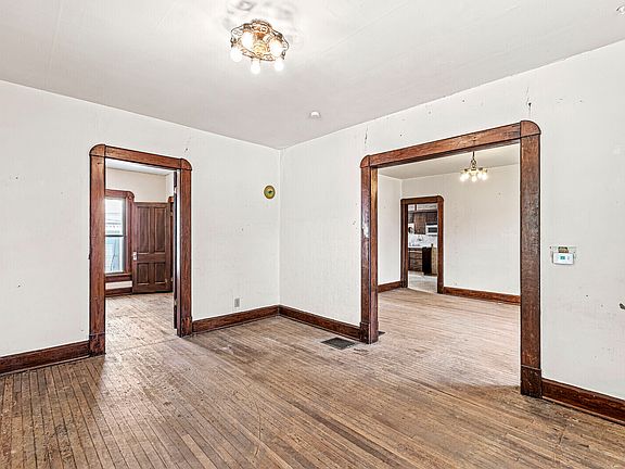 5th image of 33 N Grant St