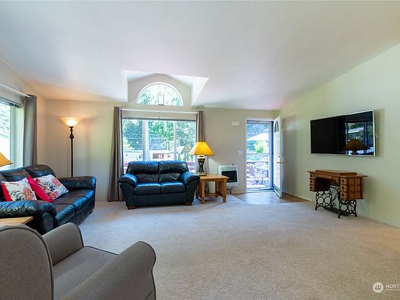 5th image of 173 Tilton Drive