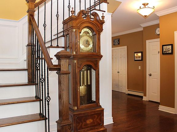 4th image of 2331 Forest Cir