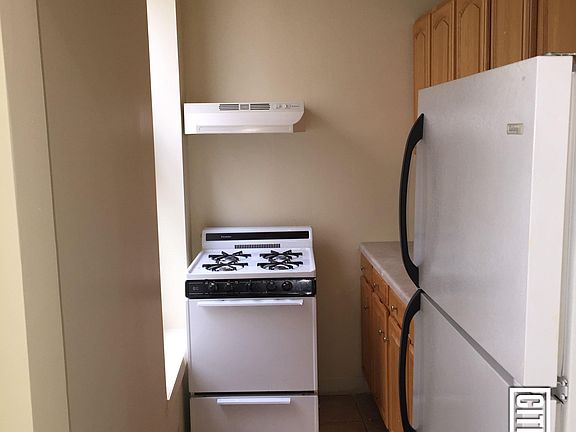 4th image of 608 Saint Nicholas Ave APT 5R