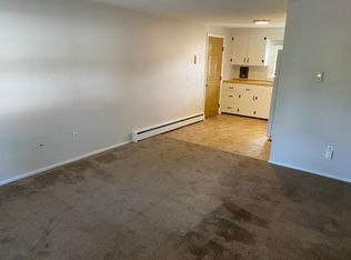 3 Perry Dr APT 2, Danvers, MA 01923