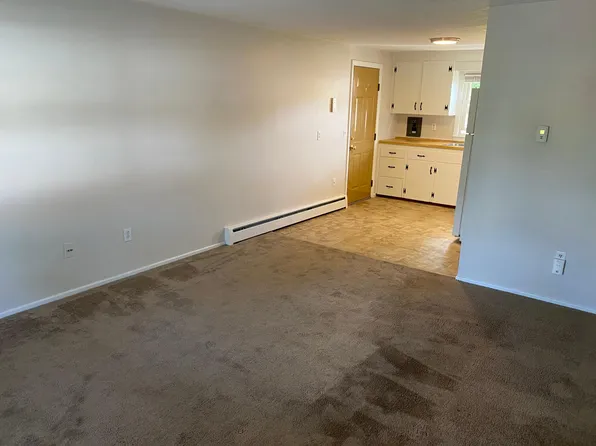 3 Perry Dr APT 2, Danvers, MA 01923