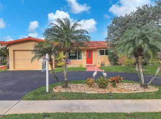 10931 Taft St, Pembroke Pines, FL 33026