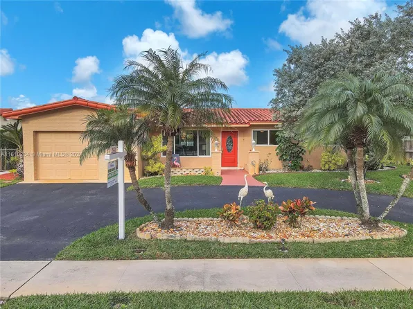 10931 Taft St, Pembroke Pines, FL 33026