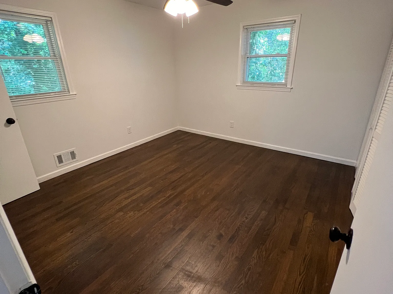3 bed, 1315 sqft, $1,900 — Photo 4