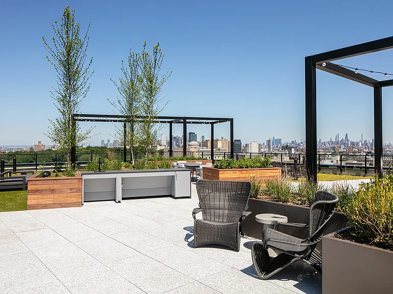 54 Crown St #Penthouse 13 — Photo 40