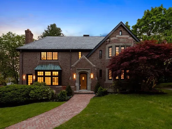 85 Willard Rd, Brookline, MA 02445