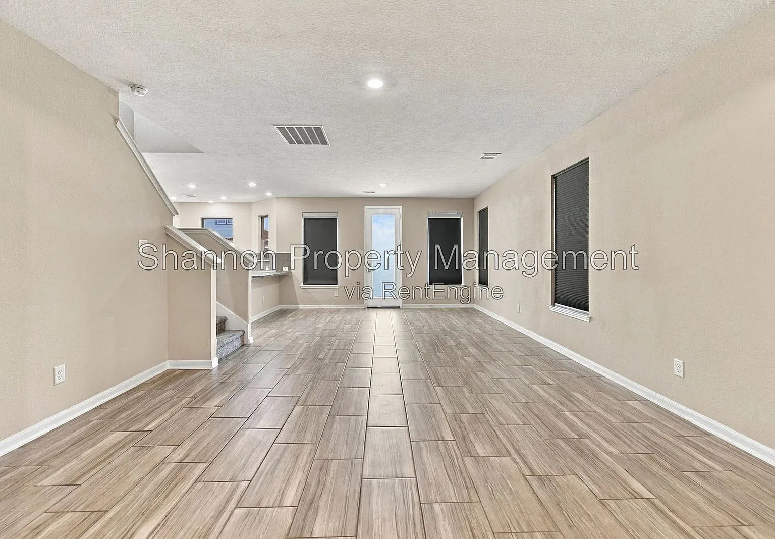 3 bed, 2.5 bath, 2124 sqft, $2,200 — Photo 3