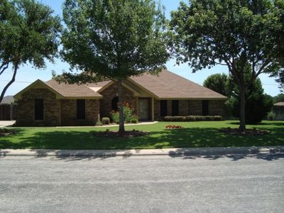 2400 Cherrylawn Dr, Taylor, TX, 76574