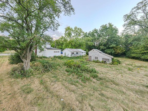 3rd image of 8939 New Carlisle Pike