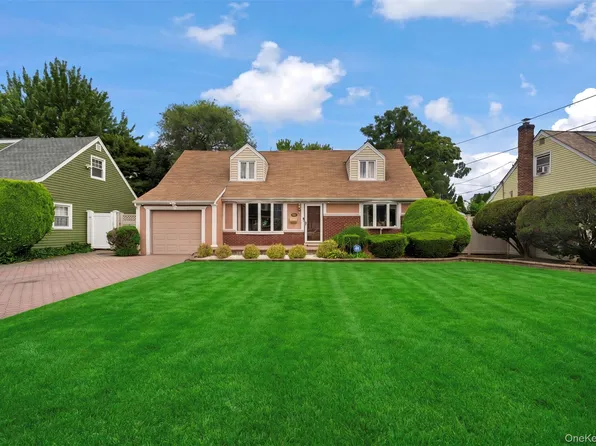 868 Spring Avenue, Uniondale, NY 11553
