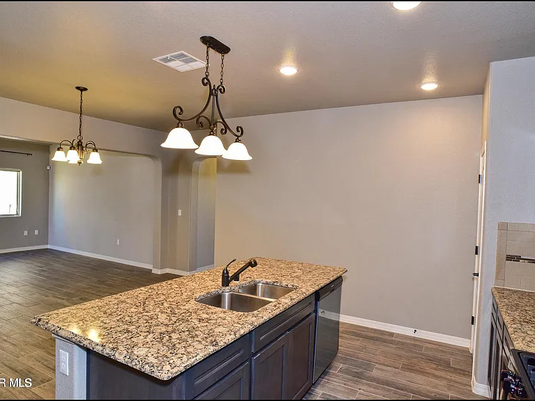 2120 Thomas Lackland St — Photo 14