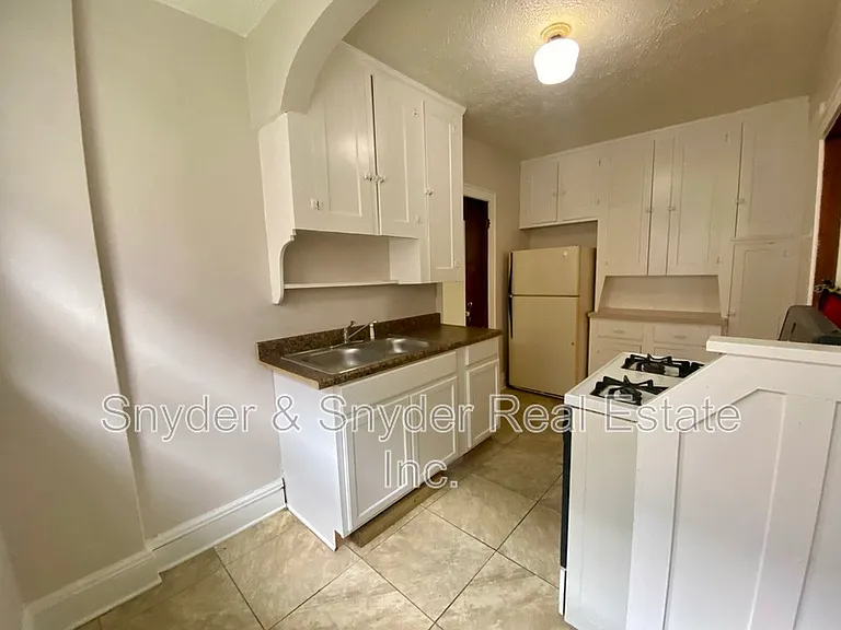 689 Schiller Ave #2 — Photo 9