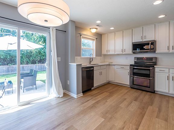 4th image of 4921 Fosterson Dr