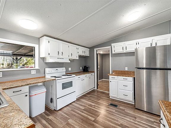 5th image of 5600 SE 39th St