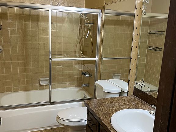 4th image of 1011 W 18th St #4