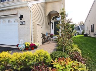 72 Saratoga Ct, Somerset, NJ 08873